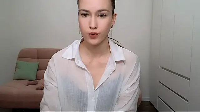 Snapshot of AliciaNewell chatting on January 12, 2025, 11:07 am AliciaNewell online show from January 12, 2025, 11:07 am