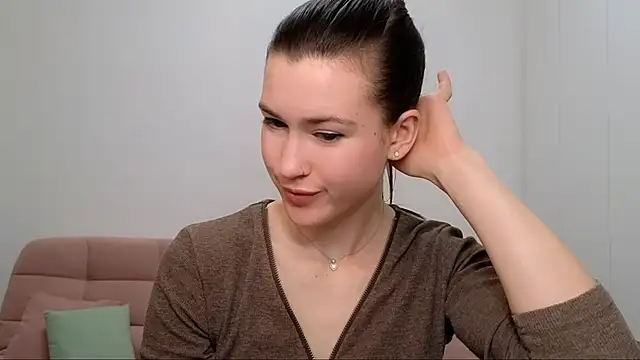 Snapshot of AliciaNewell chatting on January 18, 2025, 1:29 pm AliciaNewell online show from January 18, 2025, 1:29 pm