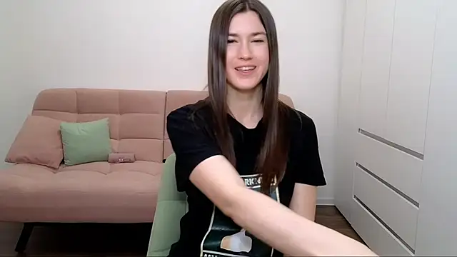 Snapshot of AliciaNewell chatting on February 25, 2025, 12:03 pm AliciaNewell online show from February 25, 2025, 12:03 pm