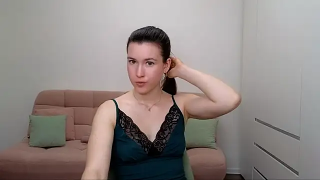 Snapshot of AliciaNewell chatting on March 13, 2025, 8:11 pm AliciaNewell online show from March 13, 2025, 8:11 pm