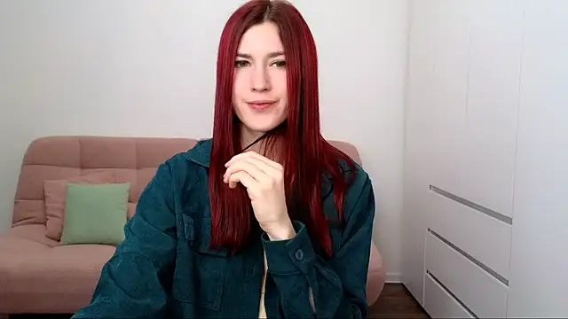 Snapshot of AliciaNewell chatting on September 22, 2025, 8:49 am AliciaNewell online show from September 22, 2025, 8:49 am