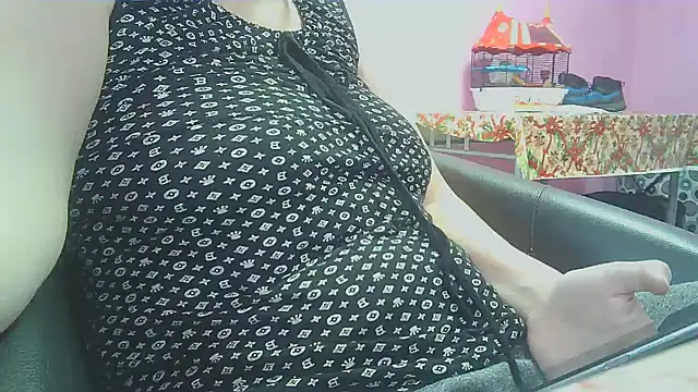 Snapshot of Lucinka1 chatting on January 6, 2025, 7:42 am Lucinka1 online show from January 6, 2025, 7:42 am