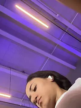  Caroliinee  online show from February 4, 2025, 3:57 pm