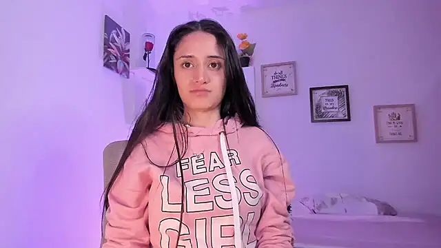  Caroliinee  online show from February 16, 2025, 1:58 am