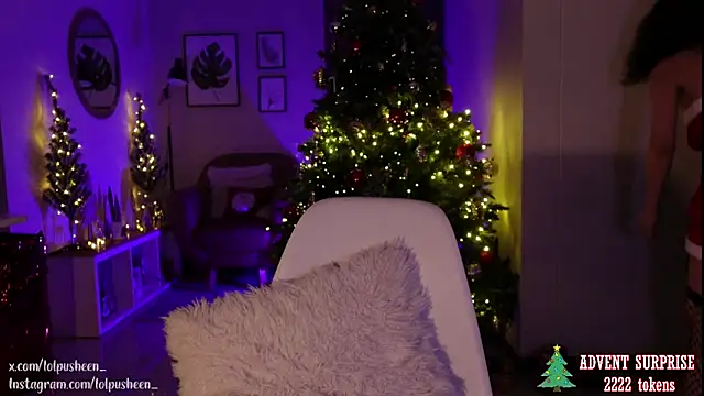 Snapshot of JulietteDee chatting on December 25, 2024, 2:14 am JulietteDee online show from December 25, 2024, 2:14 am