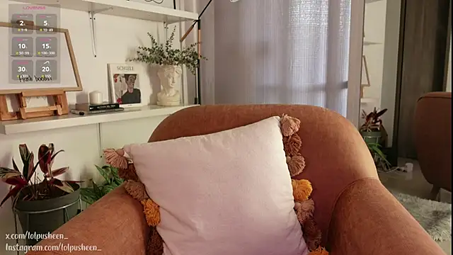 Snapshot of JulietteDee chatting on January 29, 2025, 10:11 pm JulietteDee online show from January 29, 2025, 10:11 pm
