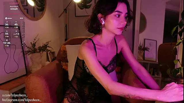 Snapshot of JulietteDee chatting on February 3, 2025, 12:36 am JulietteDee online show from February 3, 2025, 12:36 am