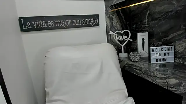 miss danika online show from February 5, 2025, 11:02 am