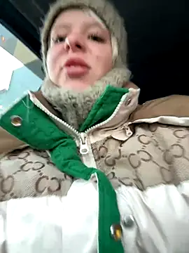 LikaCat online show from October 31, 2025, 1:39 am