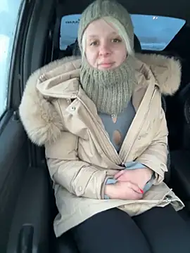 LikaCat online show from November 11, 2025, 2:00 am