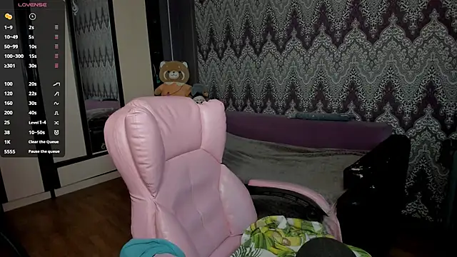 Snapshot of AlexRacc00n chatting on December 10, 2024, 5:50 am AlexRacc00n online show from December 10, 2024, 5:50 am