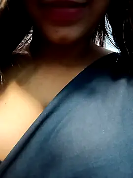 Snapshot of Gulabo-jaan chatting on December 31, 2024, 7:07 pm Gulabo-jaan online show from December 31, 2024, 7:07 pm