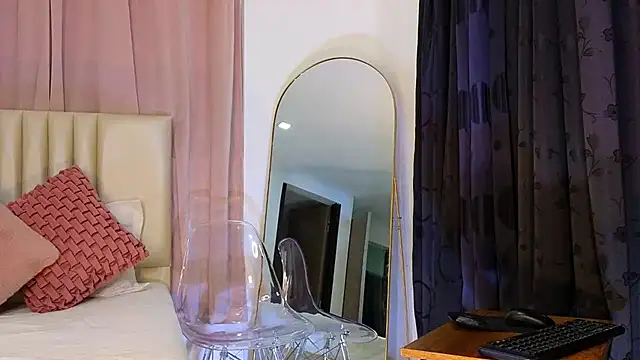 KristennBlue online show from February 12, 2025, 2:03 am