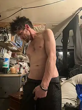 Snapshot of Followthepiper chatting on January 17, 2025, 2:28 pm Followthepiper online show from January 17, 2025, 2:28 pm