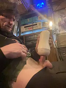 Snapshot of Followthepiper chatting on January 19, 2025, 11:00 pm Followthepiper online show from January 19, 2025, 11:00 pm