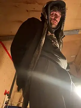 Snapshot of Followthepiper chatting on March 5, 2025, 6:54 am Followthepiper online show from March 5, 2025, 6:54 am