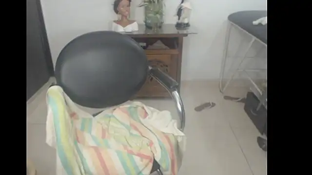 Snapshot of bardotbigcockts chatting on February 4, 2025, 1:02 am bardotbigcockts online show from February 4, 2025, 1:02 am