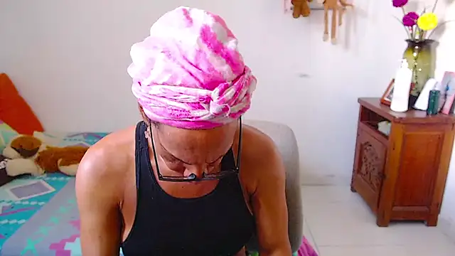 Snapshot of bardotbigcockts chatting on September 23, 2025, 8:34 pm bardotbigcockts online show from September 23, 2025, 8:34 pm