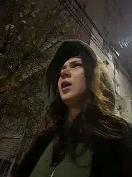 QuitieLia online show from January 17, 2025, 3:22 pm