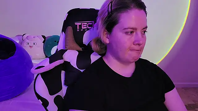 InternetFairy XO online show from December 15, 2024, 6:15 pm