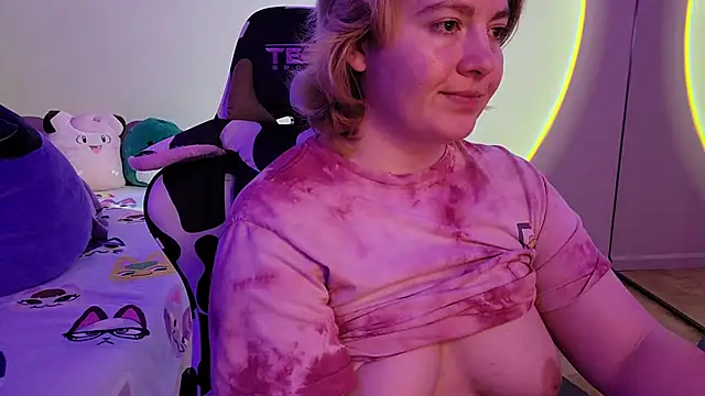 InternetFairy XO online show from January 22, 2025, 9:13 am