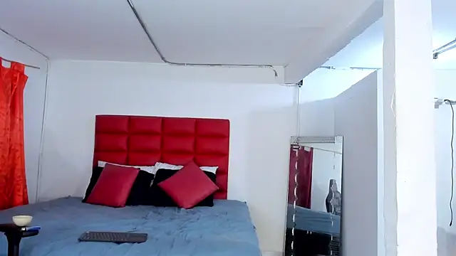 Snapshot of LyonGallego_ chatting on November 14, 2025, 10:14 am LyonGallego online show from November 14, 2025, 10:14 am