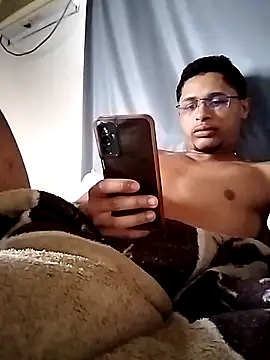 cirilopaupqueno online show from October 4, 2025, 11:08 am