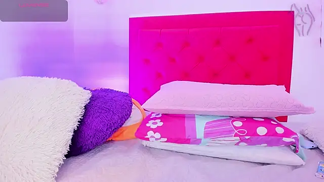 Snapshot of Sofia_Girl_ chatting on February 16, 2025, 7:04 am Sofia Girl online show from February 16, 2025, 7:04 am