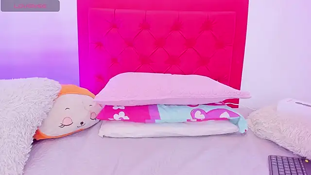 Snapshot of Sofia_Girl_ chatting on March 5, 2025, 7:38 am Sofia Girl online show from March 5, 2025, 7:38 am