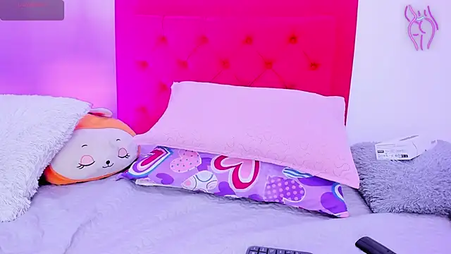 Snapshot of Sofia_Girl_ chatting on March 18, 2025, 8:25 am Sofia Girl online show from March 18, 2025, 8:25 am