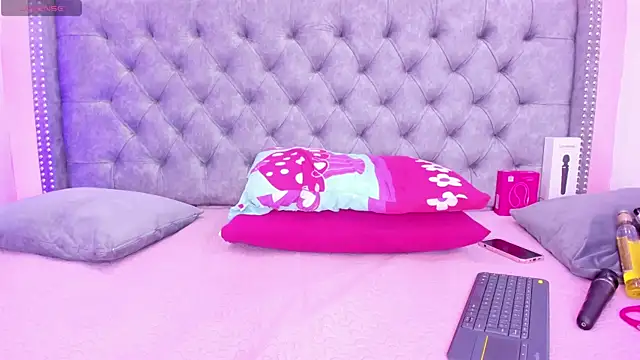 Snapshot of Sofia_Girl_ chatting on September 11, 2025, 8:36 am Sofia Girl online show from September 11, 2025, 8:36 am