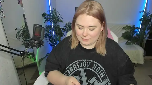 Akemi BBW online show from March 2, 2025, 7:34 pm