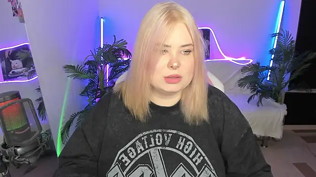 Akemi BBW online show from March 17, 2025, 6:32 pm