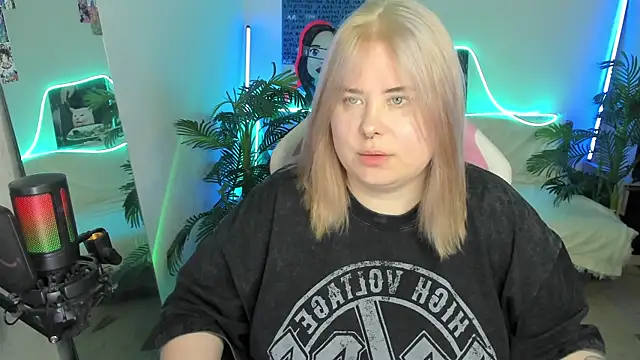 Akemi BBW online show from March 18, 2025, 6:48 pm