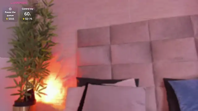 Snapshot of mia_crawford chatting on January 31, 2025, 11:35 am mia crawford online show from January 31, 2025, 11:35 am