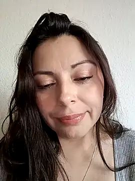 seherlatin online show from March 7, 2025, 9:27 pm