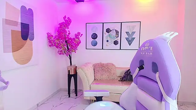 Isa reel online show from November 25, 2025, 7:36 pm