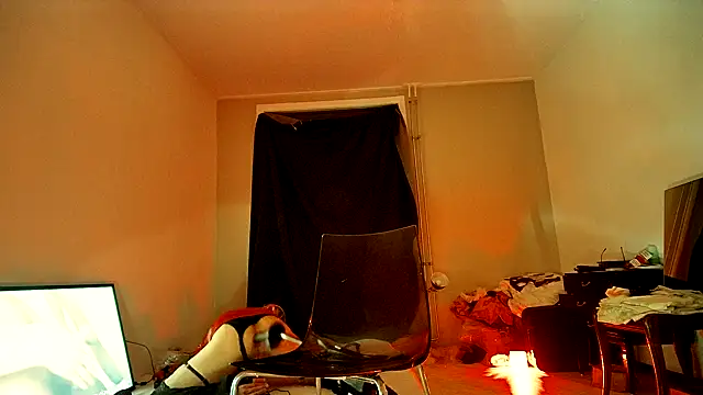 Snapshot of CharlotteVixxens chatting on March 3, 2025, 8:32 pm CharlotteVixxens online show from March 3, 2025, 8:32 pm