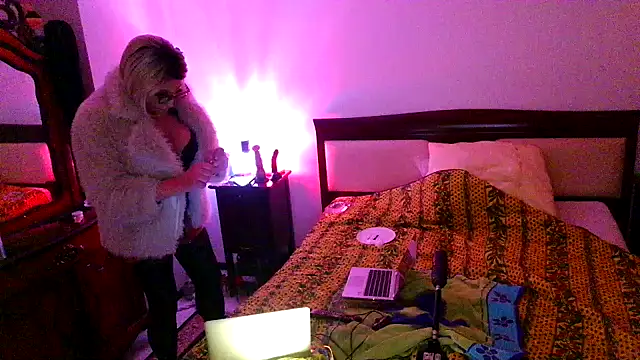 Snapshot of CharlotteVixxens chatting on December 20, 2025, 1:02 am CharlotteVixxens online show from December 20, 2025, 1:02 am