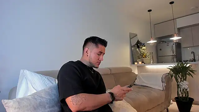 Snapshot of Chriskyle_ chatting on March 4, 2025, 1:23 am Chriskyle  online show from March 4, 2025, 1:23 am