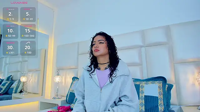 AliceBanks online show from March 18, 2025, 11:30 am