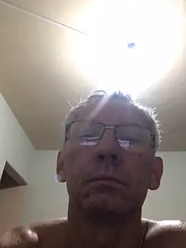 eleno1542 online show from October 28, 2025, 7:56 am