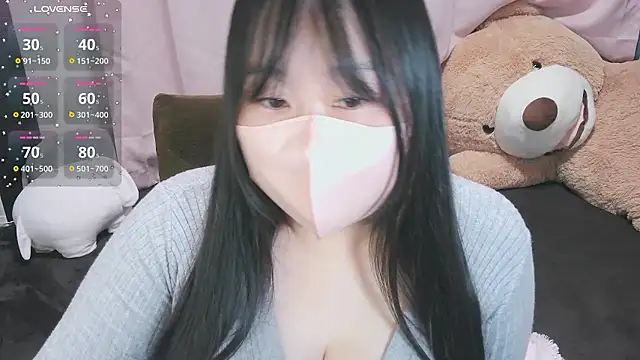 yuinyan3150 online show from September 8, 2025, 9:14 pm