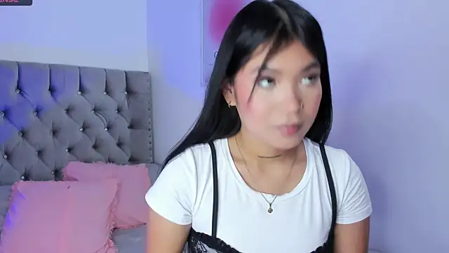 MafeOlimpo online show from November 18, 2025, 6:23 pm