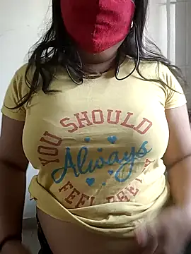 Snapshot of Love-priya chatting on January 5, 2025, 5:41 am Love-priya online show from January 5, 2025, 5:41 am