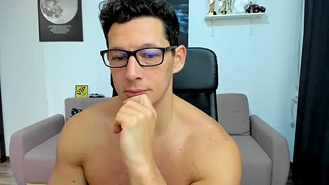 BrutusK08 online show from November 14, 2025, 4:33 am