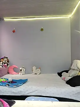 KATYGONZALEZ online show from March 13, 2025, 9:05 pm