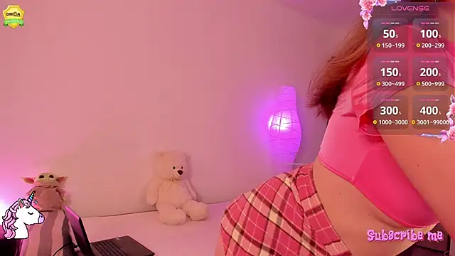 EvaUniporn online show from September 8, 2025, 2:38 pm