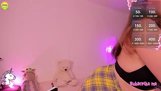 EvaUniporn online show from October 22, 2025, 3:45 pm