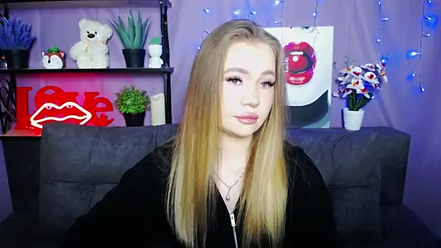 Snapshot of StacyYellig chatting on March 22, 2025, 11:42 pm StacyYellig online show from March 22, 2025, 11:42 pm